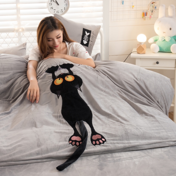 91家纺网 家纺一手货源 找家纺 青竹苑 2020新款贴布绣花水晶绒四件套 小黑猫