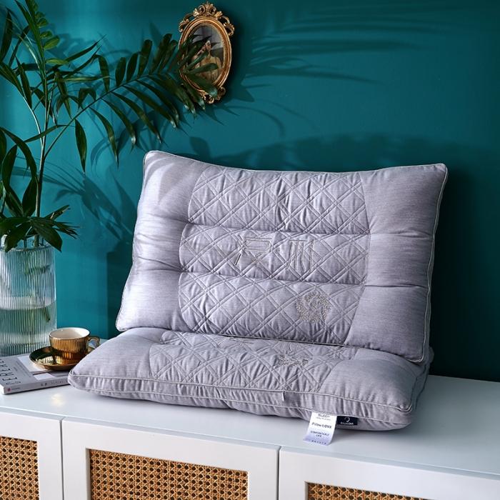 91家纺网 家纺一手货源 找家纺 赛格时代家居  枕芯 淳朴绣花定型舒适枕