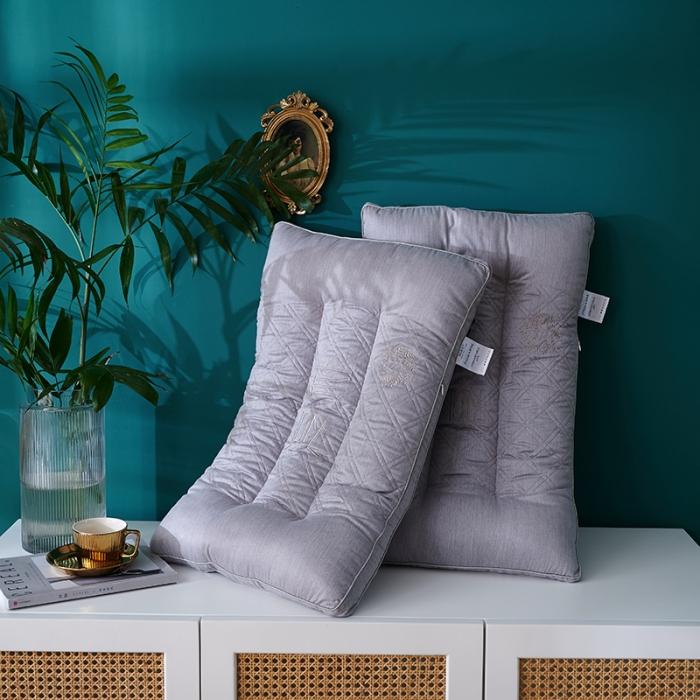 91家纺网 家纺一手货源 找家纺 赛格时代家居  枕芯 淳朴绣花定型舒适枕