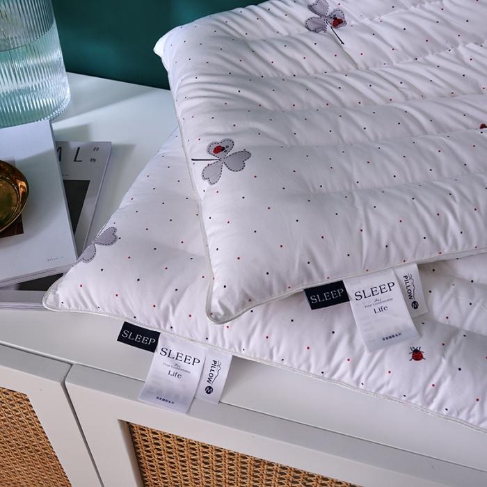 91家纺网 家纺一手货源 找家纺 （总）赛格时代家居   枕芯 全棉羽丝绒定型枕 幸运草