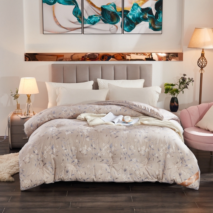 91家纺网 家纺一手货源 找家纺 啊雅家居 2025新款富贵绒大豆纤维羽丝绒被冬被立体边美人菊