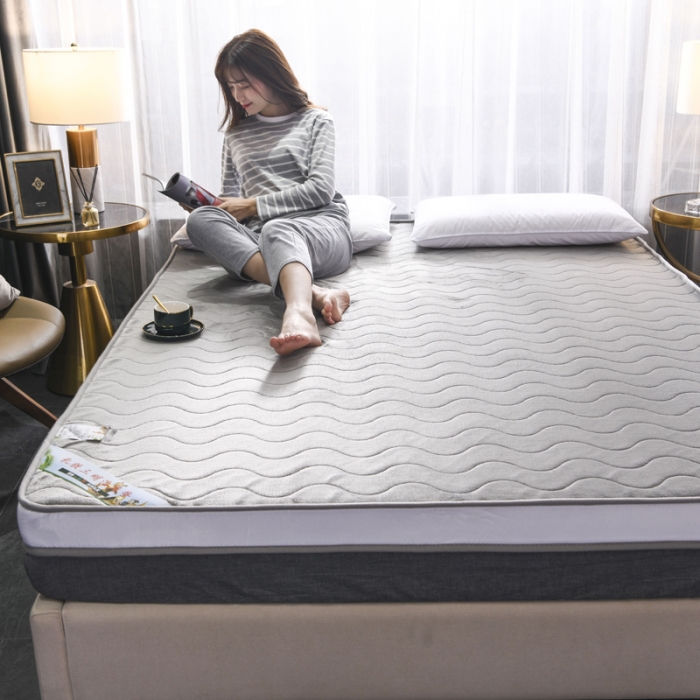 91家纺网 家纺一手货源 找家纺 欣罗兰2022新款床垫 法莱绒波浪-灰