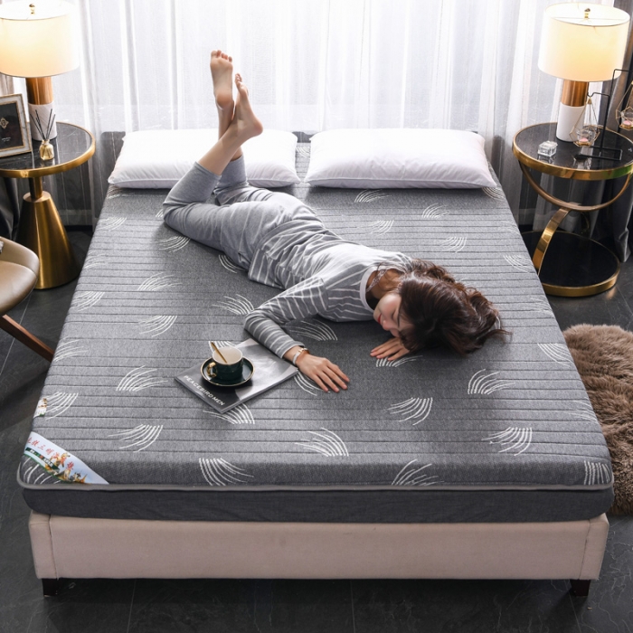 91家纺网 家纺一手货源 找家纺 欣罗兰2022新款床垫 针织款繁茂-灰