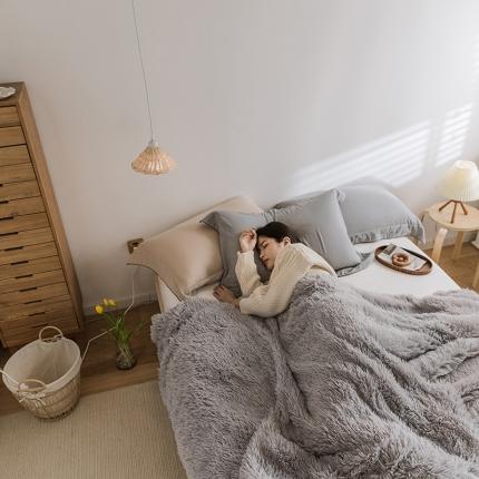 91家纺网 家纺一手货源 找家纺 坦客毯业 2025新款孔雀绒毛毯 孔雀-灰