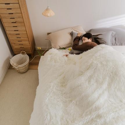 91家纺网 家纺一手货源 找家纺 坦客毯业 2025新款孔雀绒毛毯 孔雀-白