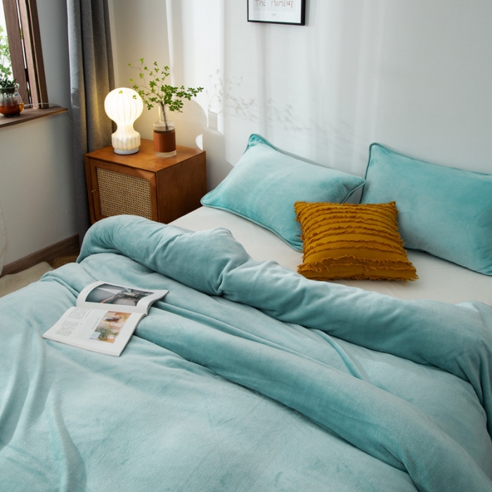 91家纺网 家纺一手货源 找家纺 来菲加厚纯色法莱绒毛毯珊瑚绒毯子素色金貂绒深蓝薄荷绿