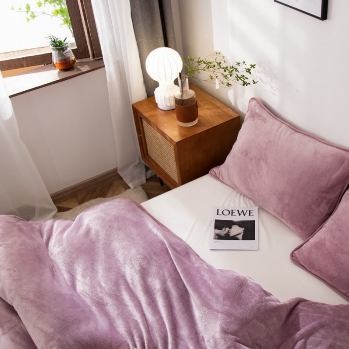 91家纺网 家纺一手货源 找家纺 来菲毛毯 320克金貂绒纯色毛毯加厚盖毯毯1.5公斤 豆沙