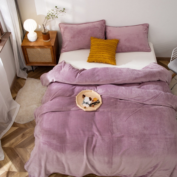 91家纺网 家纺一手货源 找家纺 来菲毛毯 320克金貂绒纯色毛毯加厚盖毯毯1.5公斤 豆沙