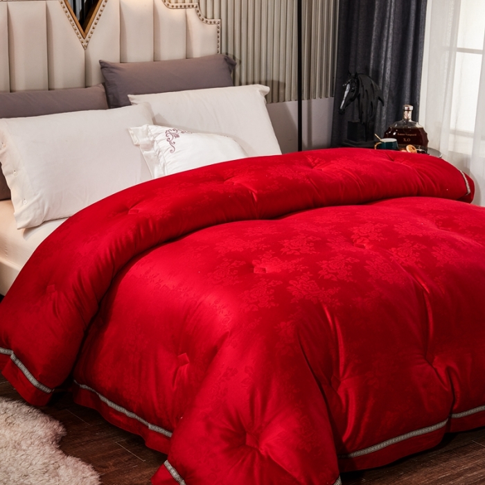 91家纺网 家纺一手货源 找家纺 （总）啊雅家居 2025新款60S全棉贡缎提花大豆羽丝绒被