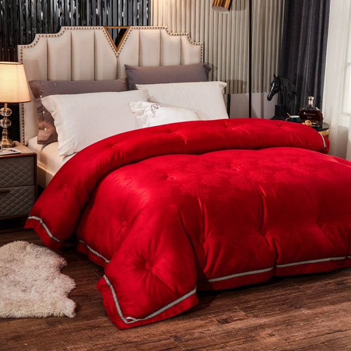 91家纺网 家纺一手货源 找家纺 （总）啊雅家居 2025新款60S全棉贡缎提花大豆羽丝绒被