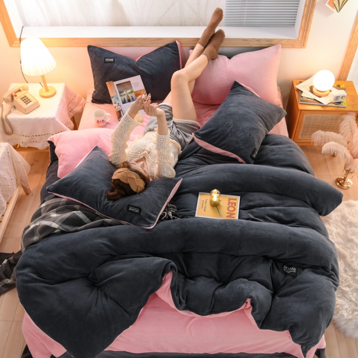 91家纺网 家纺一手货源 找家纺 唐人居 2025新款牛奶绒双拼贴布绣四件套 格调-灰