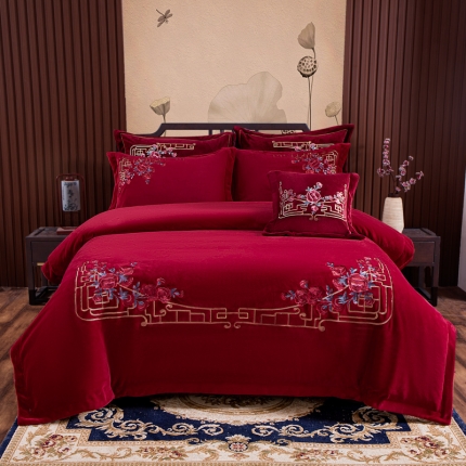 91家纺网 家纺一手货源 找家纺 牛奶绒宝宝水晶绒法兰法莱冰岛中式刺绣四件套倾慕玛雅红