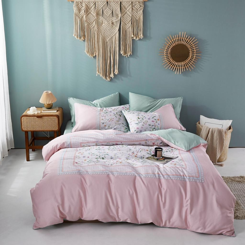 91家纺网 家纺一手货源 找家纺 优然居2020新款60S长绒棉数码印花镶边款四件套 欧若拉粉