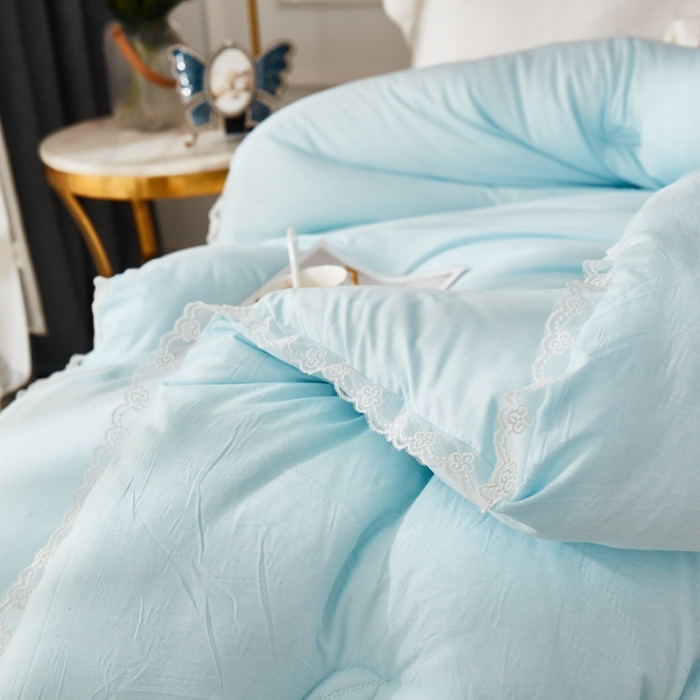 91家纺网 家纺一手货源 找家纺 啊雅家居2025新款肌理纹绣花花边羽丝绒被发财树天兰色