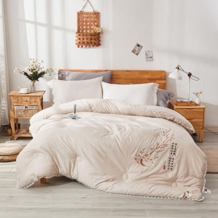 91家纺网 家纺一手货源 找家纺 啊雅家居2025新款肌理纹绣花花边羽丝绒被夜香梅 米黄色