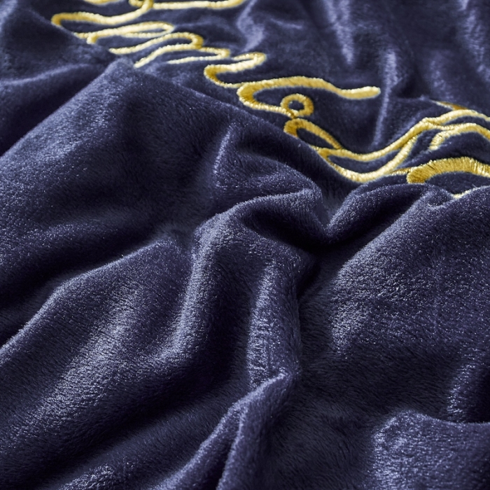 91家纺网 家纺一手货源 找家纺 金米诺爆款公主风工艺款纯色加厚水晶绒绣花四件套赫拉之恋-藏青