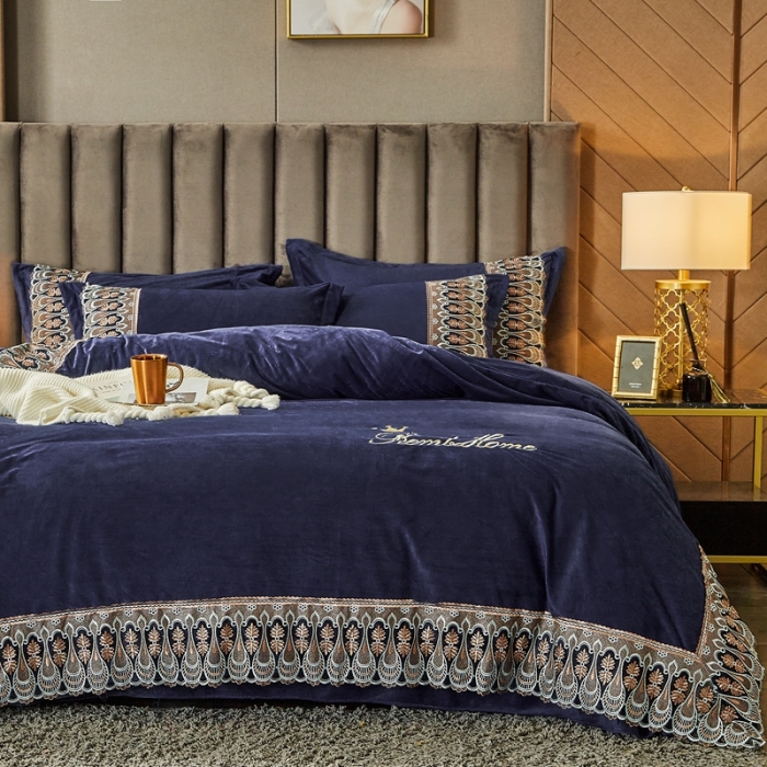 91家纺网 家纺一手货源 找家纺 金米诺爆款公主风工艺款纯色加厚水晶绒绣花四件套赫拉之恋-藏青