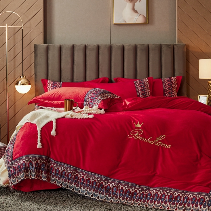 91家纺网 家纺一手货源 找家纺 金米诺爆款公主风工艺款纯色加厚水晶绒绣花四件套赫拉之恋-大红