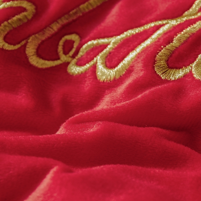 91家纺网 家纺一手货源 找家纺 金米诺爆款公主风工艺款纯色加厚水晶绒绣花四件套赫拉之恋-大红