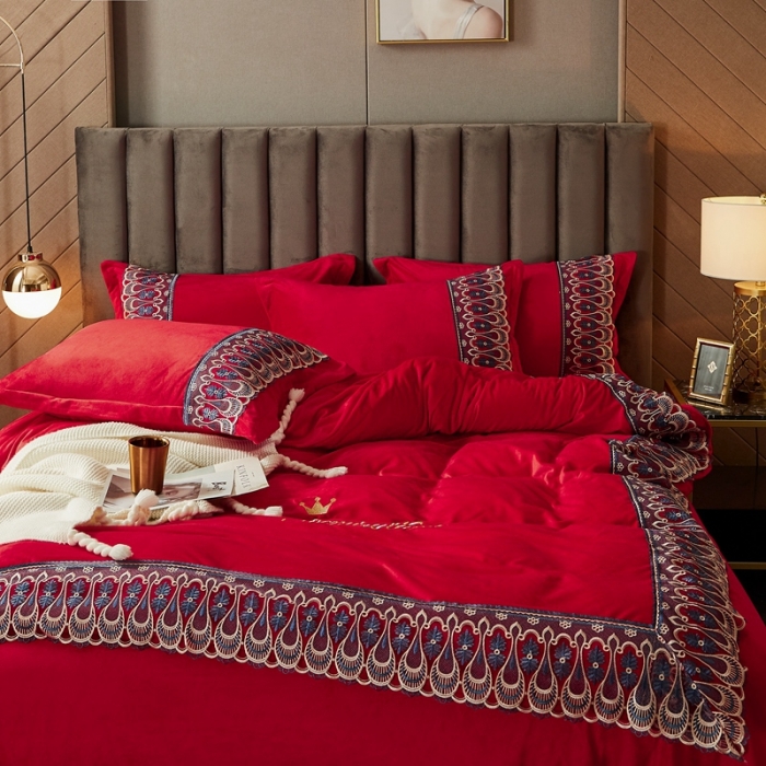 91家纺网 家纺一手货源 找家纺 金米诺爆款公主风工艺款纯色加厚水晶绒绣花四件套赫拉之恋-大红