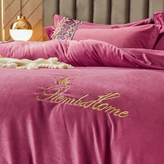 91家纺网 家纺一手货源 找家纺 金米诺爆款公主风工艺款纯色加厚水晶绒绣花四件套赫拉之恋-豆沙