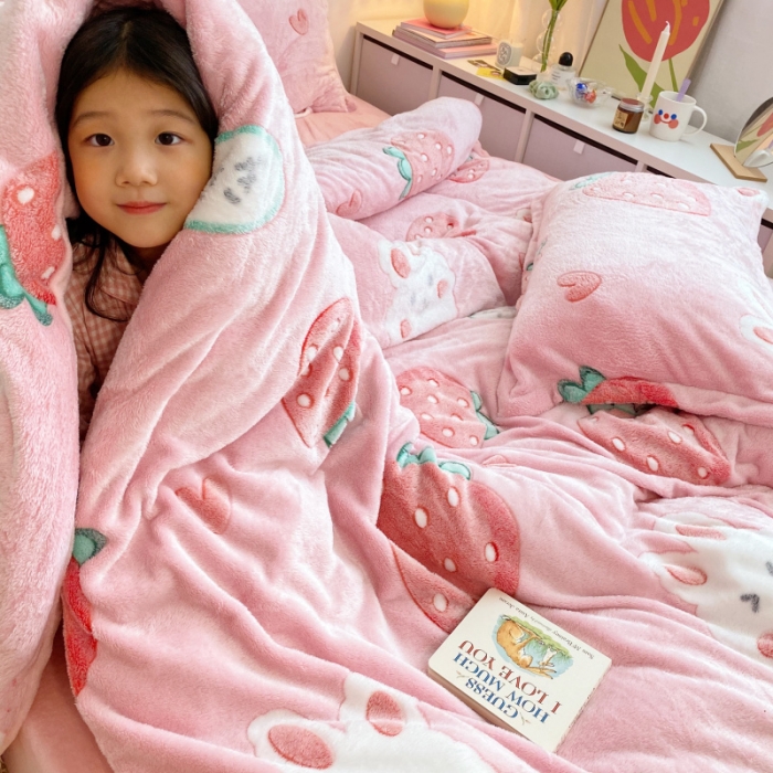 91家纺网 家纺一手货源 找家纺 川悦生活 2020新款雪花绒四件套 幸运草莓兔