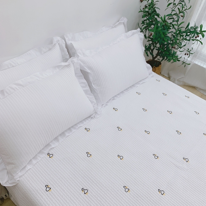 91家纺网 家纺一手货源 找家纺 漫调 2022新款ins风韩版床盖三件套 加油鸭白