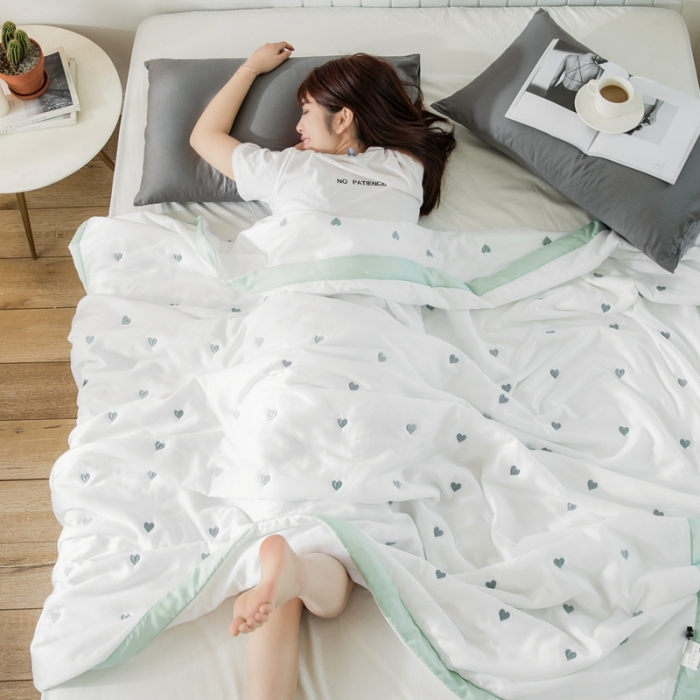 91家纺网 家纺一手货源 找家纺 被靠被 2021新款心晴天丝夏被 心晴-白色