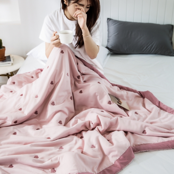 91家纺网 家纺一手货源 找家纺 被靠被 2021新款心晴天丝夏被 心晴-粉色
