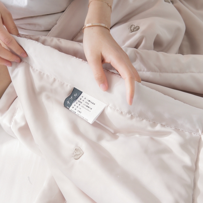 91家纺网 家纺一手货源 找家纺 被靠被 2021新款心晴天丝夏被 心晴-卡其