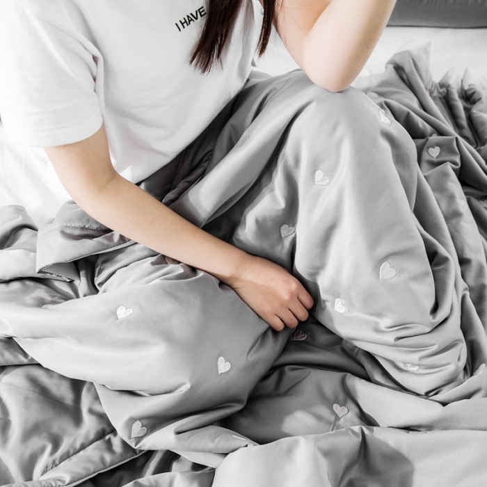 91家纺网 家纺一手货源 找家纺 被靠被 2021新款心晴天丝夏被 心晴-深灰