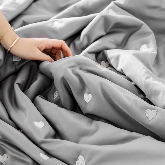 91家纺网 家纺一手货源 找家纺 被靠被 2021新款心晴天丝夏被 心晴-深灰