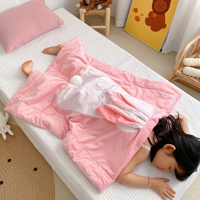 91家纺网 家纺一手货源 找家纺 被靠被 2021新款萌兔多功能盖毯 儿童粉色