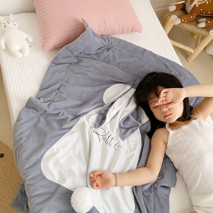 91家纺网 家纺一手货源 找家纺 被靠被 2021新款萌兔多功能盖毯 儿童蓝灰