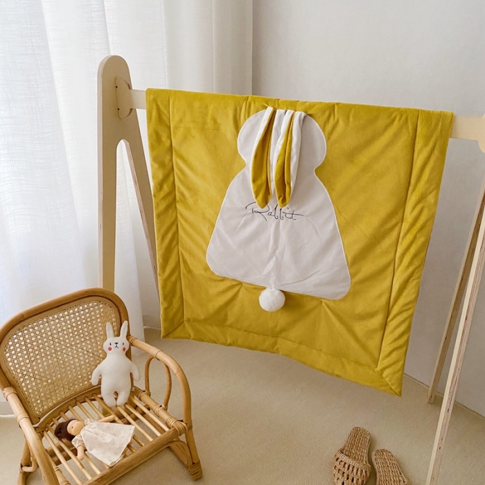 91家纺网 家纺一手货源 找家纺 被靠被 2021新款萌兔多功能盖毯 儿童亮黄