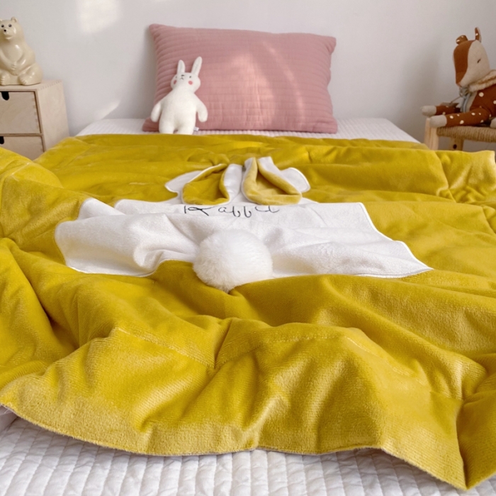 91家纺网 家纺一手货源 找家纺 被靠被 2021新款萌兔多功能盖毯 儿童亮黄