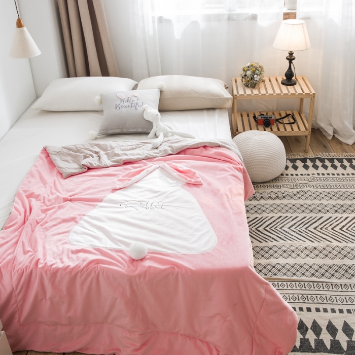 91家纺网 家纺一手货源 找家纺 被靠被 2021新款萌兔多功能盖毯 粉色