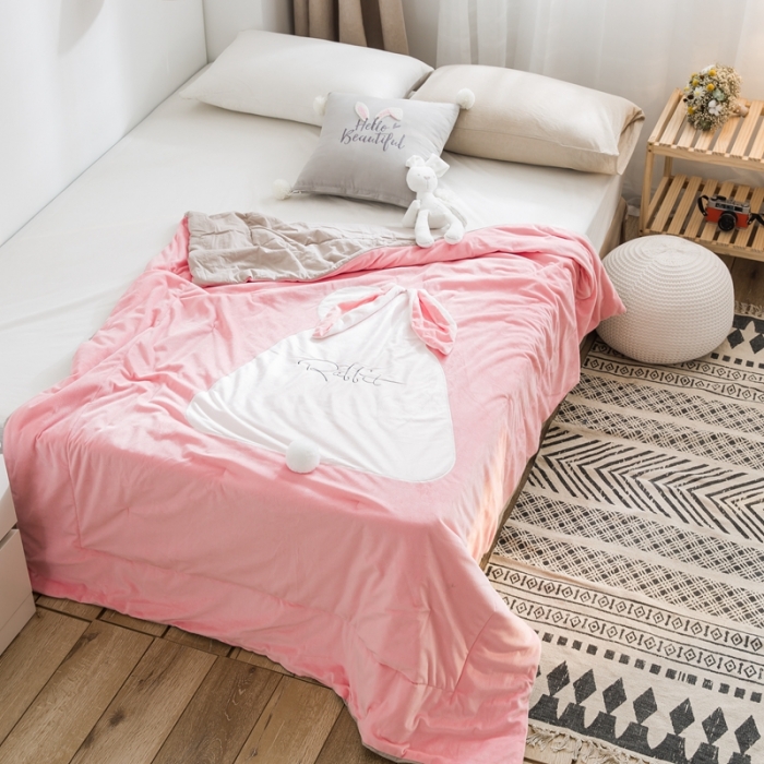 91家纺网 家纺一手货源 找家纺 被靠被 2021新款萌兔多功能盖毯 粉色