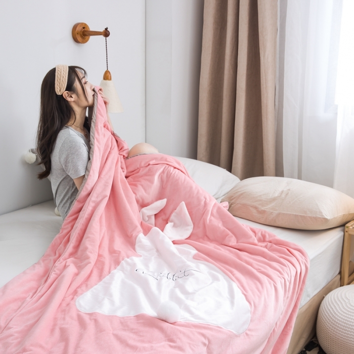 91家纺网 家纺一手货源 找家纺 被靠被 2021新款萌兔多功能盖毯 粉色
