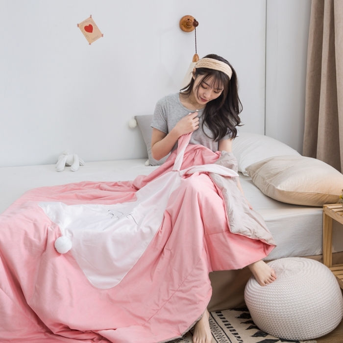 91家纺网 家纺一手货源 找家纺 被靠被 2021新款萌兔多功能盖毯 粉色