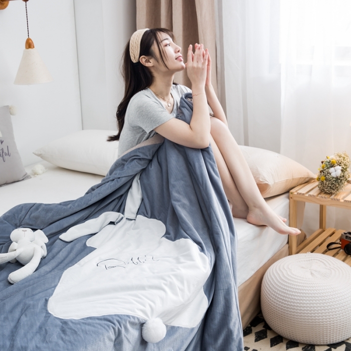 91家纺网 家纺一手货源 找家纺 被靠被 2021新款萌兔多功能盖毯 蓝灰