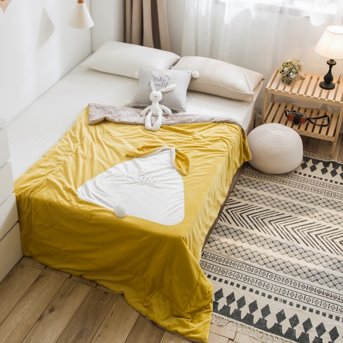 91家纺网 家纺一手货源 找家纺 被靠被 2021新款萌兔多功能盖毯 亮黄