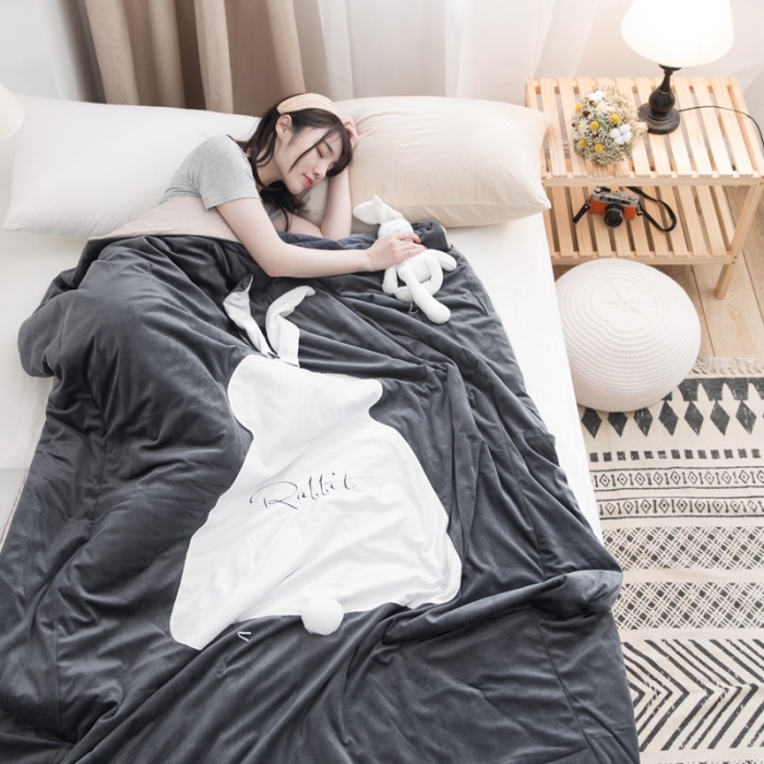 91家纺网 家纺一手货源 找家纺 被靠被 2021新款萌兔多功能盖毯 深灰