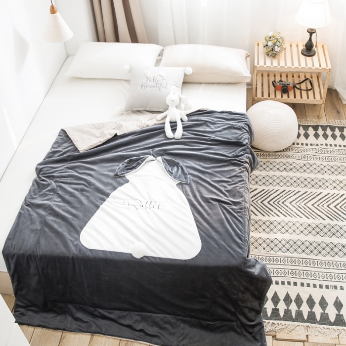 91家纺网 家纺一手货源 找家纺 被靠被 2021新款萌兔多功能盖毯 深灰