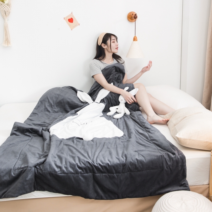 91家纺网 家纺一手货源 找家纺 被靠被 2021新款萌兔多功能盖毯 深灰