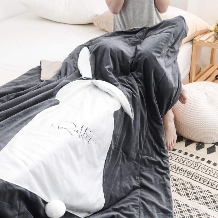 91家纺网 家纺一手货源 找家纺 被靠被 2021新款萌兔多功能盖毯 深灰