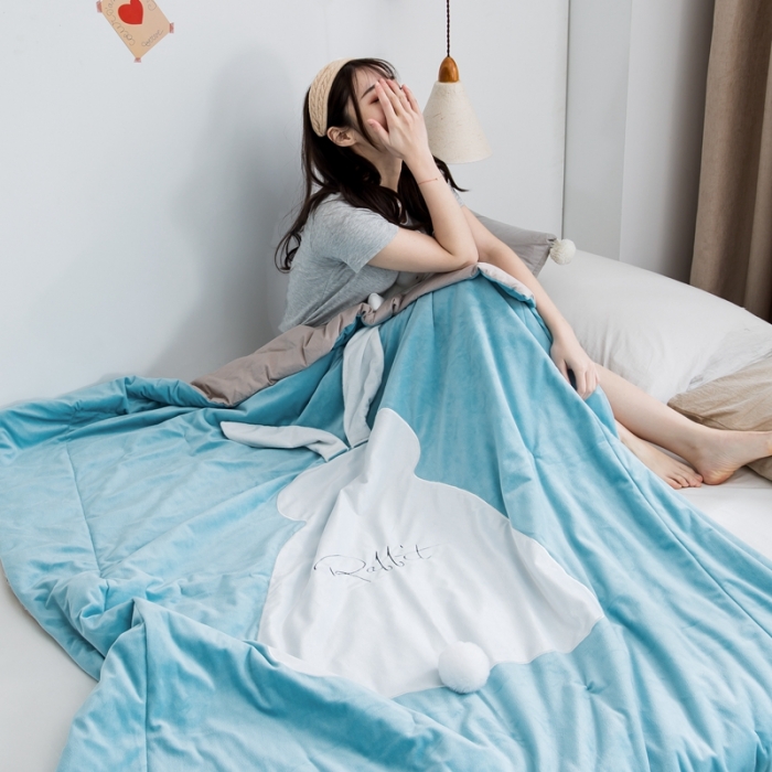 91家纺网 家纺一手货源 找家纺 被靠被 2021新款萌兔多功能盖毯 天蓝