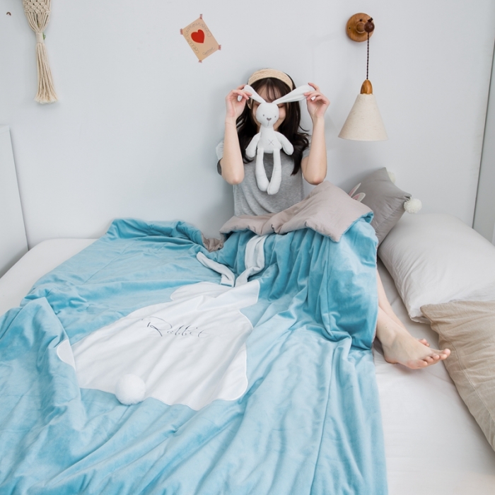 91家纺网 家纺一手货源 找家纺 被靠被 2021新款萌兔多功能盖毯 天蓝