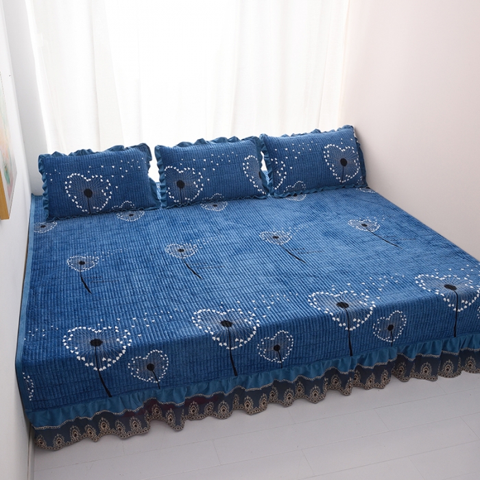 91家纺网 家纺一手货源 找家纺 雨洋家纺 2025新款炕垫水晶绒床盖大炕盖 爱心花-蓝