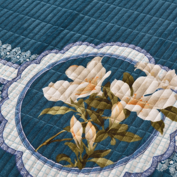 91家纺网 家纺一手货源 找家纺 雨洋家纺 2025新款炕垫水晶绒床盖大炕盖 闭月羞花